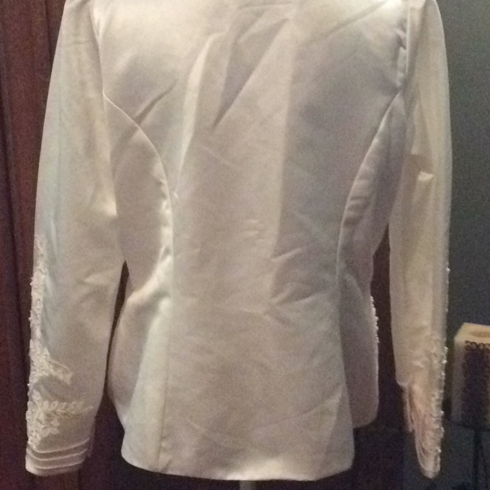NWOT Beautiful plus-size ivory satin jacket - X-LG - Picture 5 of 5